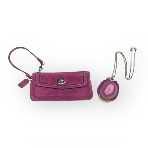 Vintage 90’s: Coach ❃ Suede Turnlock Wristlet Bag ❃ Magenta + Silver Hardware ❃ - Picture 14 of 16